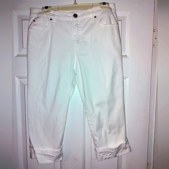 BANDOLINO DENIM Capri Women Size 10 Average White 20" Inseam - Picture 1 of 3